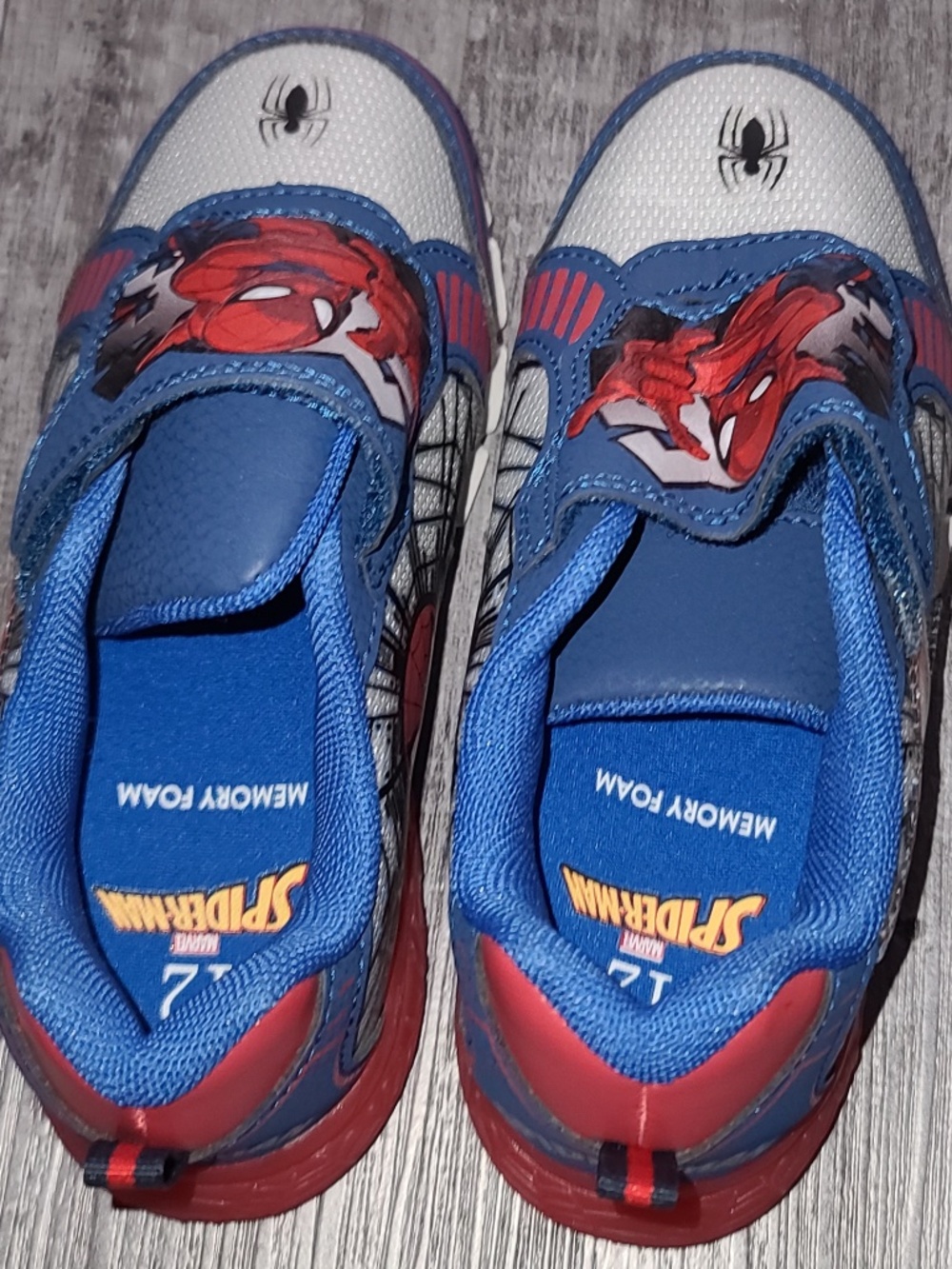 Marvel Spiderman Toddler Kids Light-Up Athletic Sneakers size 12 NWOT